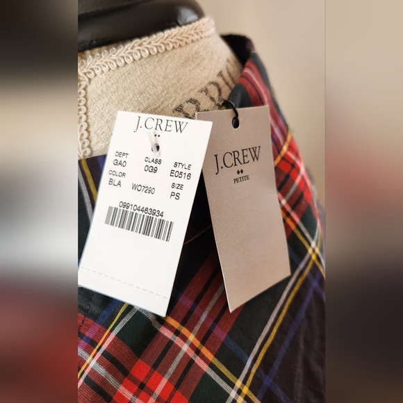 J.Crew Women's modern tartan button down shirt in Small petite - Picture 8 of 8